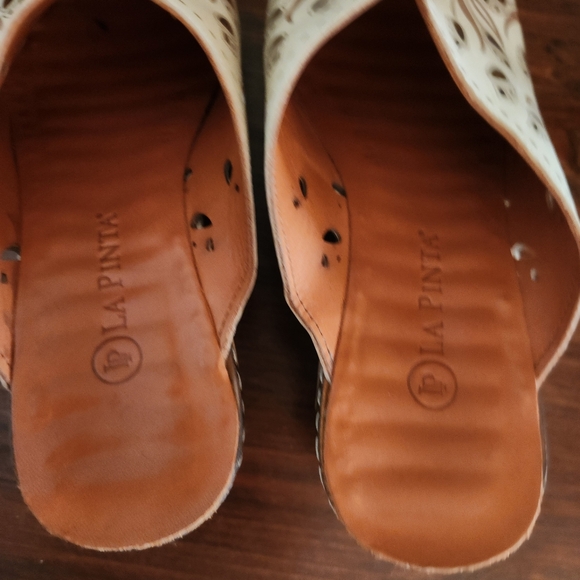 La Pinta Lase Cut Clogs Size 36, U.S. 6 - Picture 7 of 11